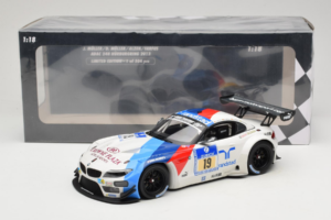 BMW Z4 GT3 #19 Team Schubert J. Muller / D. Muller ADAC 24 Hours Nurburgring 2013 Minichamps 1:18 151132319 Metal - imagem 6 de 6