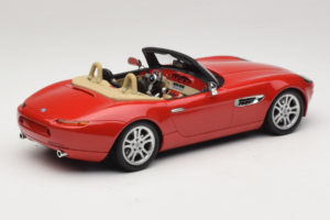 BMW Z8 Vermelho Minichamps 1:18 155024230 Metal - imagem 2 de 6