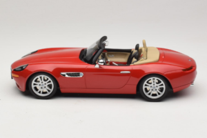 BMW Z8 Vermelho Minichamps 1:18 155024230 Metal - imagem 3 de 6