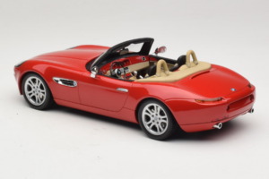 BMW Z8 Vermelho Minichamps 1:18 155024230 Metal - imagem 5 de 6