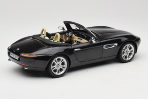BMW Z8 Preto Kyosho 1:18 80439411729 Metal - imagem 3 de 9