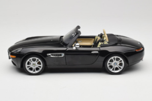 BMW Z8 Preto Kyosho 1:18 80439411729 Metal - imagem 4 de 9