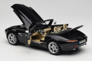 BMW Z8 Preto Kyosho 1:18 80439411729 Metal - imagem 5 de 9