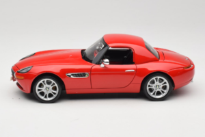 BMW Z8 Vermelho Kyosho 1:18 80439411730 Metal - imagem 5 de 9
