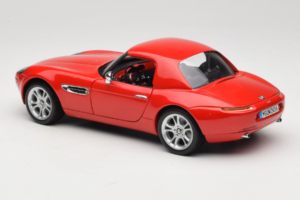 BMW Z8 Vermelho Kyosho 1:18 80439411730 Metal - imagem 8 de 9