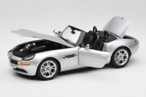 BMW Z8 E52 Cabriolet Prateado Kyosho 1:18 80432411551 Metal - imagem 2 de 8