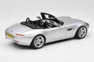 BMW Z8 E52 Cabriolet Prateado Kyosho 1:18 80432411551 Metal - imagem 3 de 8