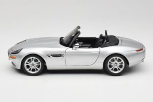 BMW Z8 E52 Cabriolet Prateado Kyosho 1:18 80432411551 Metal - imagem 4 de 8