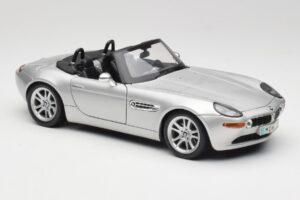 BMW Z8 E52 Titanium Silver Maisto 1:18 536896 Metal - imagem 6 de 8