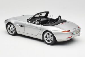 BMW Z8 E52 Titanium Silver Maisto 1:18 536896 Metal - imagem 7 de 8