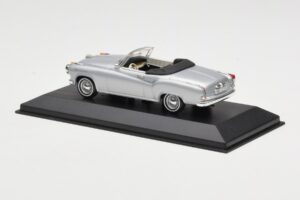 Borgward Isabella Cabriolet Prata Minichamps 1:43 400096030 Metal - imagem 3 de 4