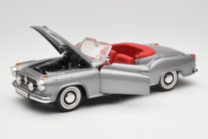 Borgward Isabella Cabriolet Prata Revell 1:18 8411 Metal - imagem 2 de 8