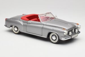 Borgward Isabella Cabriolet Prata Revell 1:18 8411 Metal - imagem 6 de 8