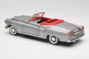 Borgward Isabella Cabriolet Prata Revell 1:18 8411 Metal - imagem 7 de 8