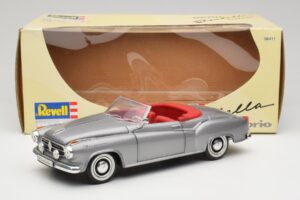 Borgward Isabella Cabriolet Prata Revell 1:18 8411 Metal - imagem 8 de 8