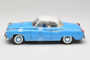 Borgward Isabella Coupe Azul Revell 1:18 08859-P1 Metal - imagem 3 de 6