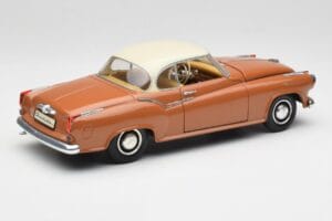 Borgward Isabella Coupe Bronze Branco Revell 1:18 08982 Metal - imagem 3 de 8