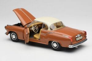 Borgward Isabella Coupe Bronze Branco Revell 1:18 08982 Metal - imagem 8 de 8