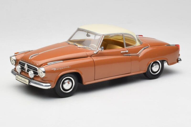 Borgward Isabella Coupe Bronze Branco Revell 1:18 08982 Metal