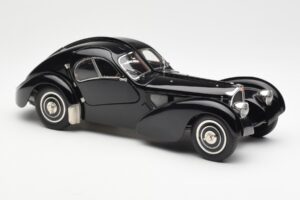 Bugatti 57SC Atlantic Preto CMC 1:18 M-085 Metal - imagem 4 de 6