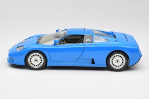 Bugatti EB110 Azul Bburago 1:18 3035 Metal - imagem 4 de 8
