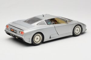 Bugatti EB110 Prata Bburago 1:18 3035-S Metal - imagem 3 de 8