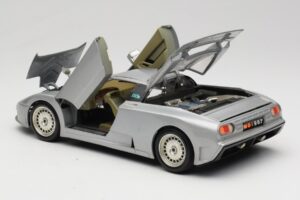 Bugatti EB110 Prata Bburago 1:18 3035-S Metal - imagem 5 de 8