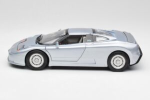 Bugatti EB110 SS Prata Anson 1:18 30303-W-M2 Metal - imagem 4 de 8