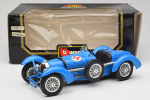 Bugatti Type 51 Grand Prix #14 Azul Bburago 1:18 3012-M1 Metal - imagem 6 de 6