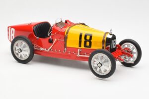 Bugatti T35 National Colors Spain CMC 1:18 M-100-B-016 Metal - imagem 4 de 6
