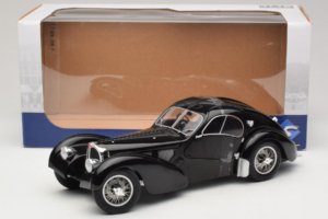 Bugatti Type 57 SC Atlantic Preto Solido 1:18 S1802101 Metal - imagem 6 de 6