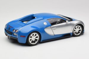 Bugatti Veyron Edition Centenaire Chrome Blue Minichamps 1:18 100110850 Metal - imagem 3 de 8
