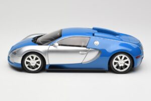 Bugatti Veyron Edition Centenaire Chrome Blue Minichamps 1:18 100110850 Metal - imagem 4 de 8