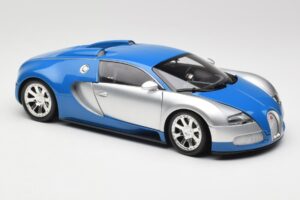 Bugatti Veyron Edition Centenaire Chrome Blue Minichamps 1:18 100110850 Metal - imagem 6 de 8
