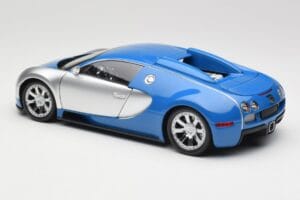Bugatti Veyron Edition Centenaire Chrome Blue Minichamps 1:18 100110850-O Metal - imagem 6 de 7