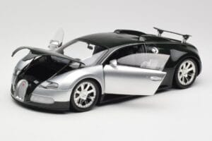 Bugatti Veyron Edition Centenaire Chrome Green Minichamps 1:18 100110852 Metal - imagem 2 de 8
