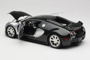 Bugatti Veyron Edition Centenaire Chrome Green Minichamps 1:18 100110852 Metal - imagem 5 de 8