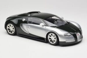 Bugatti Veyron Edition Centenaire Chrome Green Minichamps 1:18 100110852 Metal - imagem 6 de 8