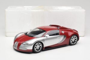 Bugatti Veyron Edition Centenaire Chrome Red Minichamps 1:18 100110851-O Metal - imagem 8 de 8