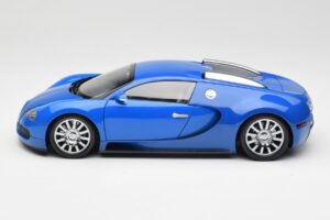 Bugatti Veyron Azul Claro Azul Escuro Minichamps 1:18 100110821 Metal - imagem 4 de 8
