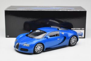 Bugatti Veyron Azul Claro Azul Escuro Minichamps 1:18 100110821 Metal - imagem 8 de 8