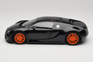 Bugatti Veyron Super Sport Black Metallic Minichamps 1:18 100110842 Metal - imagem 4 de 8