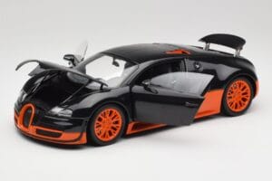 Bugatti Veyron Super Sport World Record Edition Carbon & Orange Minichamps 1:18 100110840 Metal - imagem 2 de 8