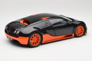 Bugatti Veyron Super Sport World Record Edition Carbon & Orange Minichamps 1:18 100110840 Metal - imagem 3 de 8