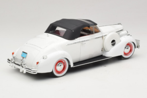 Buick Century Cabriolet Branco Signature Models 1:18 18131 Metal - imagem 2 de 6