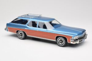 Buick Estate Wagon Light Blue Metallic BoS Models 1:18 BOS417 Resina - imagem 4 de 6