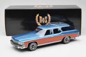 Buick Estate Wagon Light Blue Metallic BoS Models 1:18 BOS417 Resina - imagem 6 de 6