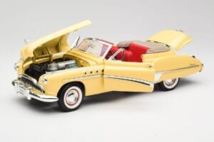 Buick Roadmaster Chrome Yellow Motormax 1:18 23124646-M17 Metal - imagem 2 de 8