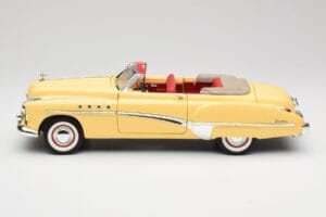 Buick Roadmaster Chrome Yellow Motormax 1:18 23124646-M17 Metal - imagem 4 de 8