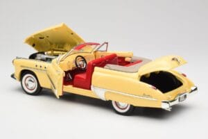 Buick Roadmaster Chrome Yellow Motormax 1:18 23124646-M17 Metal - imagem 5 de 8